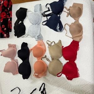 Elegant Women's Lace and Smooth Bras Set